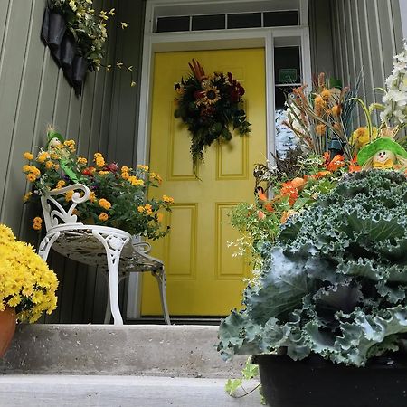 Yellow Door Bed And Breakfast Fort Erie Exterior photo